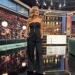 Diana Bolocco Instagram - Lo pasé muy bien anoche en PH promocionando el estreno de Got Talent Chile. Gracias a todo el equipo! @jcrodriguezoriginal @katysalosny @tomasvodanovic @flaitechileno @jaimefigueroabaez Top y pantalón: Marquis en @ripleychile Maquillaje @paularoldan_makeup Pelo @danifeerstyle