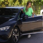 Diana Chaves Instagram - Faço muitas viagens de carro seja na minha rotina diária ou aos fins de semana. Este carro é uma das opções de elétricos da Europcar. Ao optar por esta categoria podem reduzir custos de viagem e contar com carga completa e, não precisam de recarregar antes de o devolver. 😉 @europcar_es pub