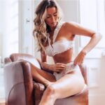 Diana Chaves Instagram – Já está disponível on-line a nova coleção da @pariiis_lingerie 🩵

Espero que gostem tanto, quanto nós! Não é? @sara__chaves @bow_swimwear ?