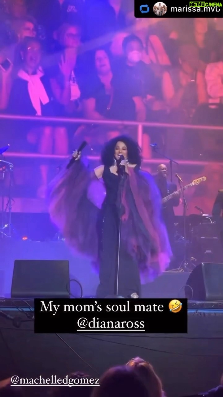Diana Ross Instagram - Thank you to the beautiful people at the @mnstatefair for such an incredible night. I had so much fun with you and I am so grateful for our time together. I’m singing at the @raviniafestival tonight! Who’s coming to sing and spread love & happiness? #dianarossthankyou dianaross.com