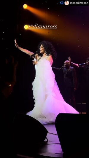 Diana Ross Instagram - Thank you for a wonderful time in @vegas at the @encoretheater.wynn @wynnlasvegas! We sang, we danced, we had so much fun together. I am always so happy to see all of you, and it’s true—I will always love you ❤️ #dianaross #dianarossthankyou #vegas