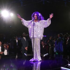 Diana Ross Instagram - Saturday night’s surprise performance at the @academymuseum was sensational. The audience was incredible and we were in the most beautiful room ever, with the whole of Los Angeles as a backdrop for this incredible theater.