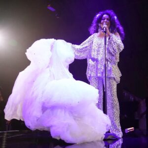 Diana Ross Instagram - Saturday night’s surprise performance at the @academymuseum was sensational. The audience was incredible and we were in the most beautiful room ever, with the whole of Los Angeles as a backdrop for this incredible theater.