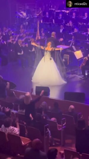 Diana Ross Instagram - Thank you to everyone who joined me in Orlando for “A Legacy Evening” alongside the @royalphilorchestra. The beauty of the strings with your energy and love filled me with such joy. This night will always be a special memory. #dianaross #themusiclegacytour #dianarossthankyou
