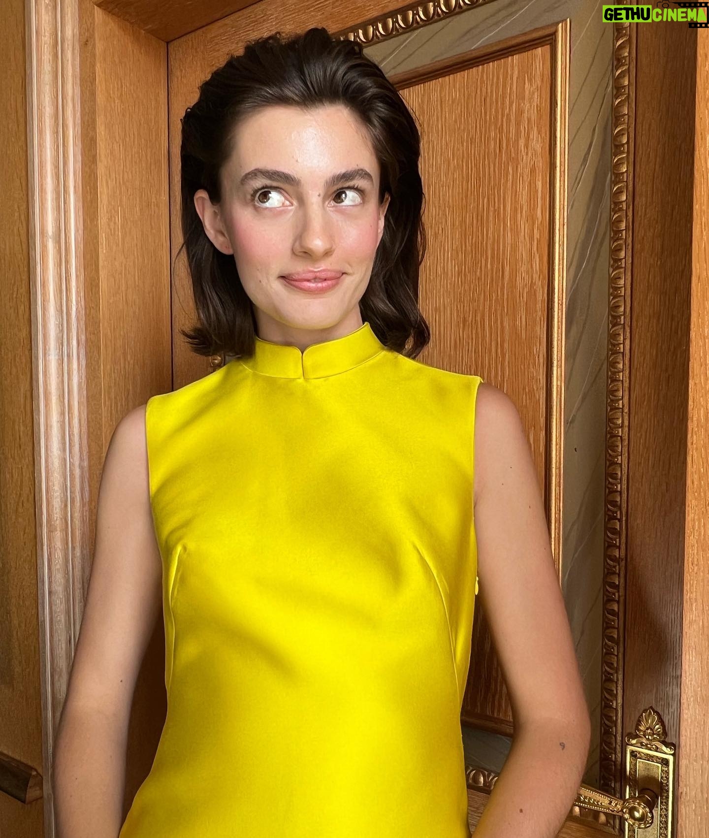 Diana Silvers Instagram - πͺπ as you can see i had a fabulous time!!!! grazie mille @prada πππ #PradaSS24 another incredible show by mrs. miucca prada and raf simons π«Ά bravo bellissima! styling @taylor__mcneill makeup @emilychengmakeup hair @gonn24 π€π€ΈββοΈ