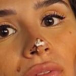 Diane Guerrero Instagram - Andres: Basic Bitch Mimosa Gina: Manzana Postibon Diane: Marshmallow Bryan: Stella Wearing my favorite emerald ring from my favorite jeweler @ginavaldesjewelry