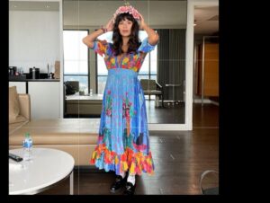 Diane Guerrero Instagram - Bounding Isabela 🌸🌻