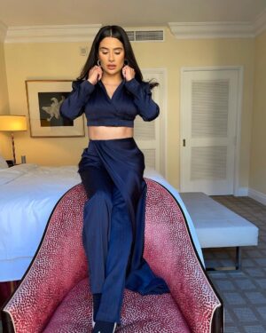 Diane Guerrero Instagram - Press Day 2. @encantomovie Nov 24! 
My glam tho 😭! 

Wearing: 
@bajaeast 
@rogervivier 
@cultgaia 
Styled @itsamandalim 
MUA: @jey_ventura 
Hair: @mashyourhair
Nails: @jennpaintt