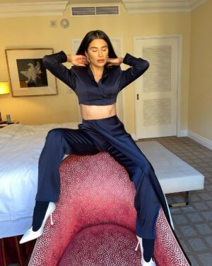 Diane Guerrero Instagram - Press Day 2. @encantomovie Nov 24! 
My glam tho 😭! 

Wearing: 
@bajaeast 
@rogervivier 
@cultgaia 
Styled @itsamandalim 
MUA: @jey_ventura 
Hair: @mashyourhair
Nails: @jennpaintt