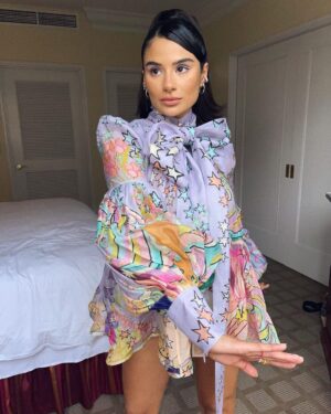 Diane Guerrero Instagram - Press day for @encantomovie @disneyanimation out Nov 24! ⭐️🌟✨
So excited for you to see it! 

Wearing @zimmermann 
@stuartweitzman 
Styled: @itsamandalim 
MUA @jey_ventura 
Hair: @mashyourhair