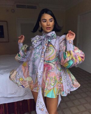 Diane Guerrero Instagram - Press day for @encantomovie @disneyanimation out Nov 24! ⭐️🌟✨
So excited for you to see it! 

Wearing @zimmermann 
@stuartweitzman 
Styled: @itsamandalim 
MUA @jey_ventura 
Hair: @mashyourhair