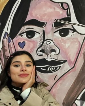 Diane Guerrero Instagram - Agua paso por aquí?