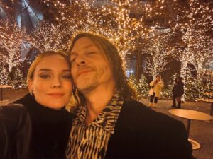 Diane Kruger Instagram - Happy Holidays from our bonkers family to yours ❤️ @bigbaldhead