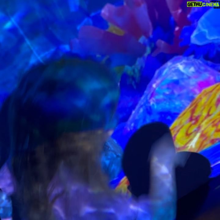 Diane Kruger Instagram - The coolest immersive art installation for children (and grown ups) where they see their art work in action @lebonmarcherivegauche 🌈