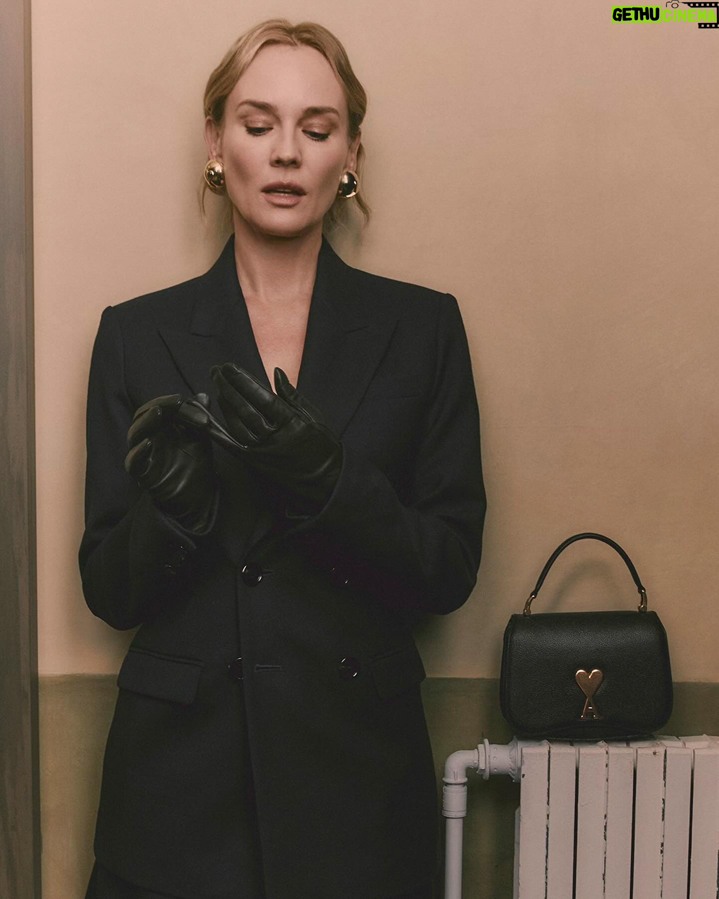 Diane Kruger - 26.4K Likes - Paris s’éveille ❤️ @amiparis @alexandremattiussi9 #AmiParis #amifw24 @danieltarcher @sandrinecanobock @mr_alexandrycosta