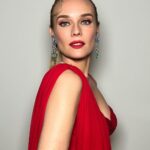 Diane Kruger Instagram - Thank you for the Diwali glam by @prabalgurung @daniellepriano and last but not least @chopard for the fabulous, most perfect jewelry 🌈