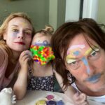 Diane Kruger Instagram - A family that make-ups together….😎🙌🙅🏻‍♀️💋