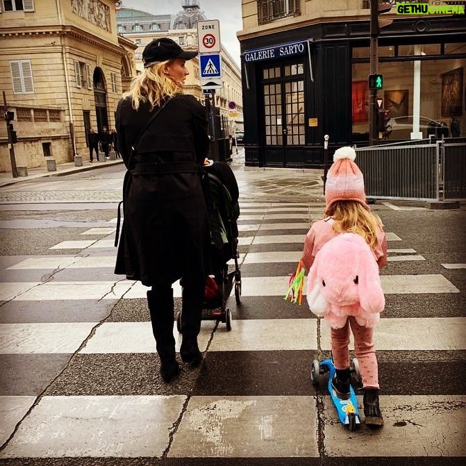 Diane Kruger - 21.9K Likes - My favorite bunny 🐇