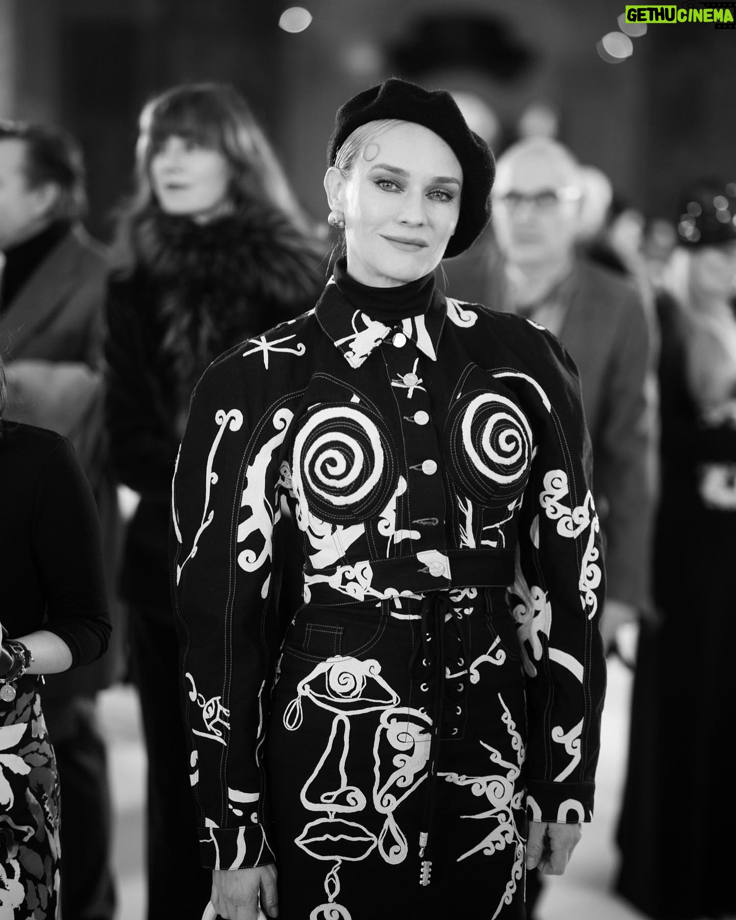 Diane Kruger Instagram - Ahhhh couture….I’ve missed you so…to beauty, creativity…to dream again ❤️ Bravo @schiaparelli ❤️❤️❤️ @jonathan_huguet