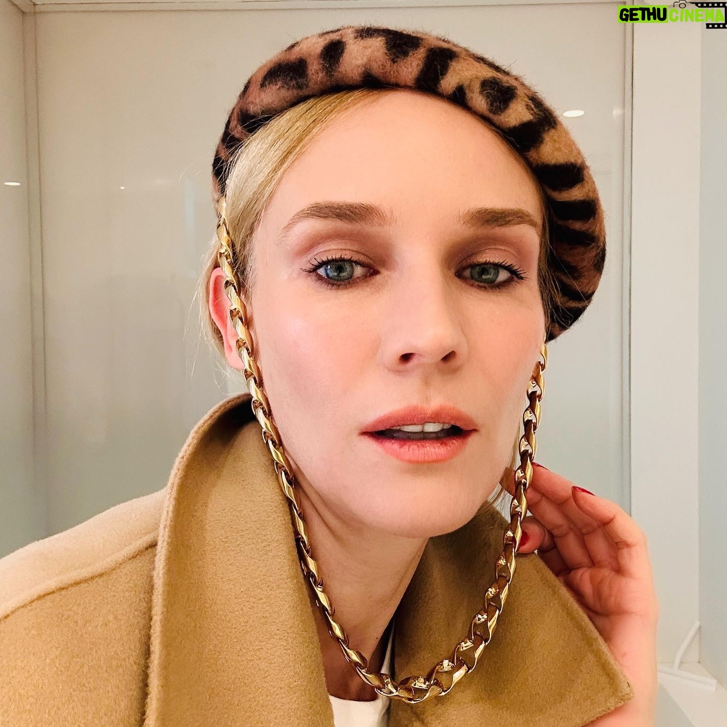 Diane Kruger - 19.2K Likes - I don’t buy that many fashion items any more for lack of use, but I have to admit….I couldn’t resist this absolutely fabulous Gucci beret 😱 Please take me somewhere pretentiously fashionable @bigbaldhead 🙋♀️😎