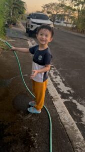 Diane Medina Instagram - Proud of my son @joaquin_ilustre 😍🎉💯 Naghelp sa paglinis ng house & water ng plants🪴💦 Thank you sa pag remove ng socks ni Daddy after work & Massage hehe! Love you so much!😘