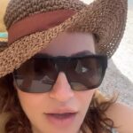 Didem Balçın Instagram - Kutlamalarımın 1 günle sınırlı kalacağını düşünmeniz beni üzer😂 #mayıslarbizimdir #18mayıs