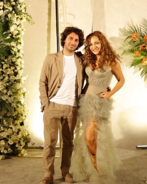 Didem Balçın Instagram - Sevdiğinle ,sevdiklerinin mutlu gününde olmak… 
Canım @zeynep.bozkaya kelebek gibi hissettim kendimi.. Bir gün değil, her gün gibi🧿❤️
#yıldızberkwedding
Ve bu harika foto @hakanakman._ 🙏