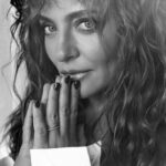 Didem Balçın Instagram – Yeni bir yıla girdiğini hissedemeyenler? 
Umutlarımıza bu yeni yılda sağlık ,huzur ve mutlulukla kavuşalım. Sevdiklerimiz yanımızda ,iyi niyetimiz ruhumuzda olsun. 🧿
@icontalentofficial 

STYLING: Irmak Özdebir ❤️
MAKE UP : Erkan Uluç❤️
