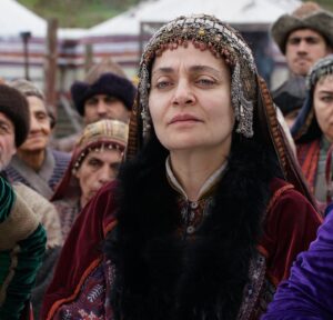 Didem Balçın Instagram - 8 sene önce kapıdan girdiğimde çok sevdiğim @metingunay’ı görmemle başladı hikayem. Genç ve çok yetenekli,  çok dolu bir yapımcı olan @mehmetbozdag önce tarih bilgisiyle beni büyüledi sonra da projesi ve teklif ettiği rolle. Kötü dediğimiz hemde çok kötü dediğimiz bir karakterdi Selcan. Bu yüzden de beni heyecanlandırmıştı. Sonrasını siz daha iyi biliyorsunuz. 
8 senede çok güzel dostluklar kazandım. Bir sürü yeni dostum oldu. Bir sürü yeni oyuncuyla tanışma fırsatı buldum. Onları bol bol gözlemledim. Çok fazla şey öğrendim sayelerinde. Canım @aslizeyneppekerbozdag hep yanımda destek oldu. Diyaloglarıyla , dostluğuyla.. Ekibimiz o kadar güzeldi ki.. Bu dizi aile olmam da bana Uğur getirdi. Eşim hep arkamda destekledi beni. Bir oğlum oldu . Bir sürü mucize getirdi bana yani.. Beni tanıyanlar bilir sevdiğimi de sevmediğimi de net gösteririm. O yüzden burdan tüm sevdiklerime kucak dolusu teşekkürler.. kalbimde en değerli yerde Selcan ve @bozdagfilm in bu mükemmel projesi. 20 Li yaşlardan 90 lı yaşlara uzanan bir rolü oynamak herkese nasip olmaz. Tüm kalbimle 🙏