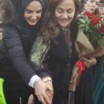 Didem Balçın Instagram – 8 sene önce kapıdan girdiğimde çok sevdiğim @metingunay’ı görmemle başladı hikayem. Genç ve çok yetenekli,  çok dolu bir yapımcı olan @mehmetbozdag önce tarih bilgisiyle beni büyüledi sonra da projesi ve teklif ettiği rolle. Kötü dediğimiz hemde çok kötü dediğimiz bir karakterdi Selcan. Bu yüzden de beni heyecanlandırmıştı. Sonrasını siz daha iyi biliyorsunuz. 
8 senede çok güzel dostluklar kazandım. Bir sürü yeni dostum oldu. Bir sürü yeni oyuncuyla tanışma fırsatı buldum. Onları bol bol gözlemledim. Çok fazla şey öğrendim sayelerinde. Canım @aslizeyneppekerbozdag hep yanımda destek oldu. Diyaloglarıyla , dostluğuyla.. Ekibimiz o kadar güzeldi ki.. Bu dizi aile olmam da bana Uğur getirdi. Eşim hep arkamda destekledi beni. Bir oğlum oldu . Bir sürü mucize getirdi bana yani.. Beni tanıyanlar bilir sevdiğimi de sevmediğimi de net gösteririm. O yüzden burdan tüm sevdiklerime kucak dolusu teşekkürler.. kalbimde en değerli yerde Selcan ve @bozdagfilm in bu mükemmel projesi. 20 Li yaşlardan 90 lı yaşlara uzanan bir rolü oynamak herkese nasip olmaz. Tüm kalbimle 🙏