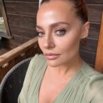 Didem Balçın Instagram - Yıldız ve Sibel isminde iki arkadaşım çok güzelsin bu fotoğrafı instagrama koymalısın diyerek beni kandırdı. Bence yamuk bir fotoğraf 😂 Ama onları biraz seviyorum iyi akşamlar