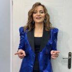 Didem Balçın Instagram - Bugün günlerden havalı ceket günü 😂 çok keyifli bir programa katıldım. Çok keyifle hazırlandım. Yağmura hiççç aldırmadım. Çünkü mutlu olduğum için bu ceketi giymedim.. onu giydiğim için mutlu oldum 😂❤️ ne diyorum bxpjnkjnnn🤪🤪 Ceket @aylinyilmazhautecouture Saç @cansuahmett Eller @ahmetnecla Makyaj @gulhaydaroglu #reklam