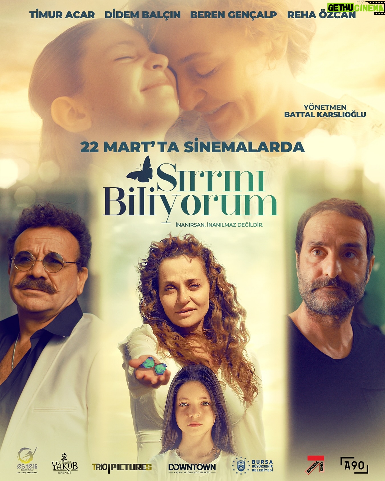 Didem Balçın Instagram - Sinema dünyasının en naif hikayelerinden bir olan ‘Sırrını Biliyorum’ 22 Mart 2024’te tüm sinemalarda. *Beynindeki tümör sebebi ile hasta olan annesini iyileştirmek için komşusu olan gizemli bir adamla kendince bir anlaşma yapan Nora’nin sıra dışı hikayesini konu alıyor.* @sinemakinobydasdas @downtownbursa @helvaciyakubefendi @bursabuyuksehir @a90movies @triomenajerlik @isilayman @sakicimen @battalkarslioglu @ebruerdemoglu @aliertemofficial @veysel.dalgic @filizocal