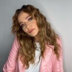 Didem Balçın Instagram – Mükemmel ceketim  @cakallarladanss ekibi ve ben az sonra #uykusuzlarkulubu ndeyiz😍❤️ 23:30 @tv100 
@zeynep.bozkaya @heybabedesignn ❤️❤️❤️
@sulebetuldal