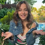 Didem Balçın Instagram - Evetttt an itibariyle yeni yaşımın ilk saatlerine girdim. Tüm yaşadıklarıma, yaşayacaklarıma bin şükürle.. Tüm sevenlerime teşekkür ediyor sevmeyenlerimin gözlerinden öpüyorum. Çünkü gözden öpmek ayrılık getirir diye biliyorum 🤔Yolunuz açık olsun😂 Ve sevilmekten daha ötesi sevildiğini hissetmek çok güzel 😍❤️ #18mayıs