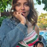 Didem Balçın Instagram - Evetttt an itibariyle yeni yaşımın ilk saatlerine girdim. Tüm yaşadıklarıma, yaşayacaklarıma bin şükürle.. Tüm sevenlerime teşekkür ediyor sevmeyenlerimin gözlerinden öpüyorum. Çünkü gözden öpmek ayrılık getirir diye biliyorum 🤔Yolunuz açık olsun😂 Ve sevilmekten daha ötesi sevildiğini hissetmek çok güzel 😍❤️ #18mayıs