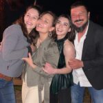 Didem Balçın Instagram - Püffff.. Diledim gitti❤️ Söyleyecek çok söz yok.. Her doğum günümde ben bu kadar sevilecek ne yaptım diye sorardım kendime.. Bu kez “iyi ki bu kadar çok sevmişim hayatımda ki değerlilerimi” dedim. Bu fotoğraflar sadece bir araya gelebildiklerim. Bir de arayan, mesaj atan, fotoğraf koyan,bir şekilde bu günümde yanımda olan tüm dostlarıma , aileme, sevdiklerime , sevenlerime , canım oğlum Alican ve canım eşime binlerce teşekkür… Hayat bu kadar basit işte… Bol sağlık, bol huzur,bol dost… Bir de İnstagram izin verse bol etiket bol post🤣