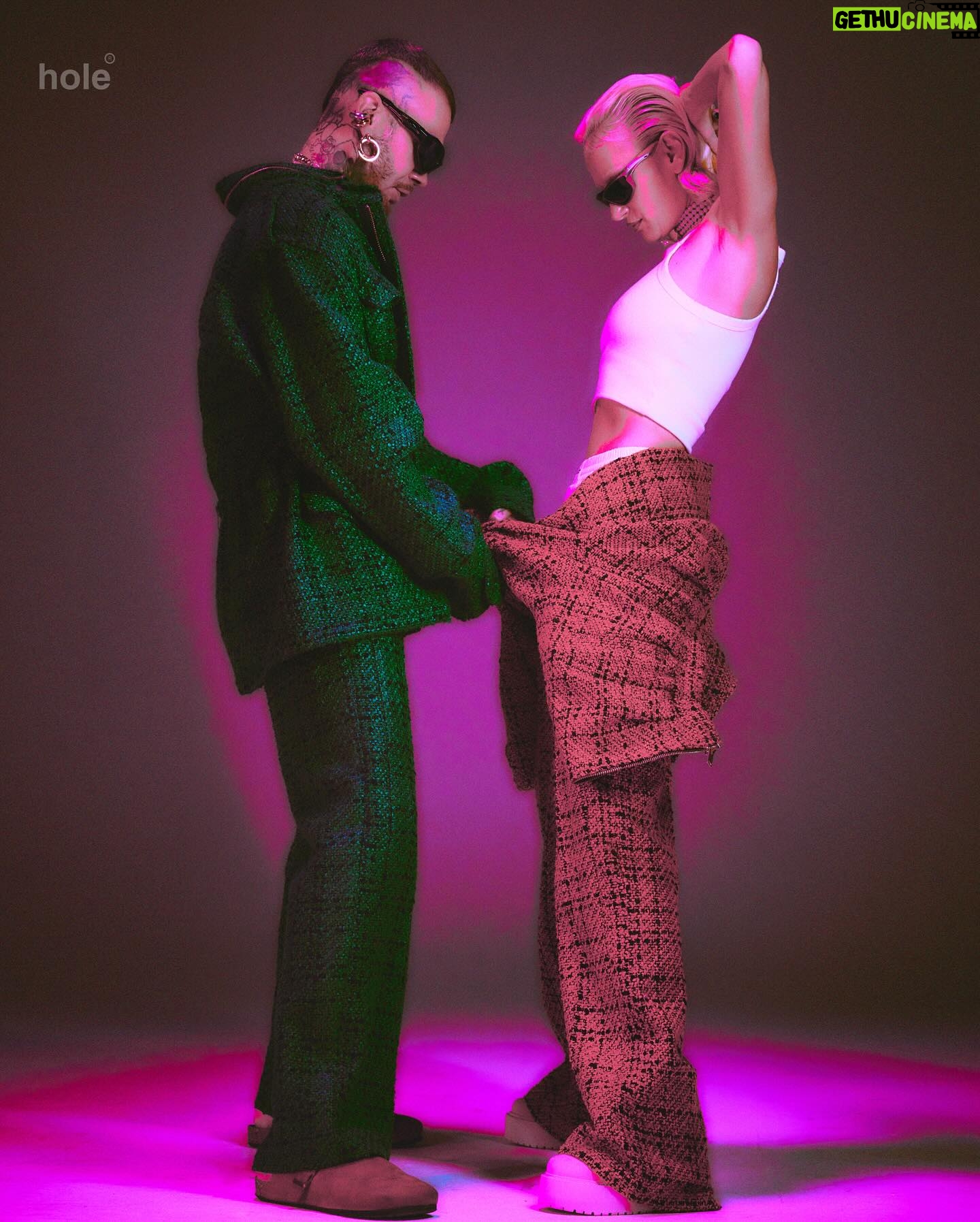 Didem Soydan Instagram - ®️hole’24 @holeacademie Studio @ppristanbul Photo @erdi_dogan Photo Asistance @atahancylnworks Hair @ondertiryaki Hair Asistance @dogukantncr Makeup @fezialtun Nailart @nailson_nisantasi