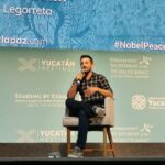 Diego Luna Instagram - ‪Hoy tuve la oportunidad de estar en #YucatanForPeace , hablamos de responsabilidad ciudadana, diversidad, de igualdad e inclusión, hablamos de paz y el arte como una herramienta de cambio. Gracias a todos los que asistieron, fue un placer ser parte de este foro.