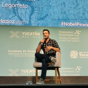 Diego Luna Instagram - ‪Hoy tuve la oportunidad de estar en #YucatanForPeace , hablamos de responsabilidad ciudadana, diversidad, de igualdad e inclusión, hablamos de paz y el arte como una herramienta de cambio. Gracias a todos los que asistieron, fue un placer ser parte de este foro.