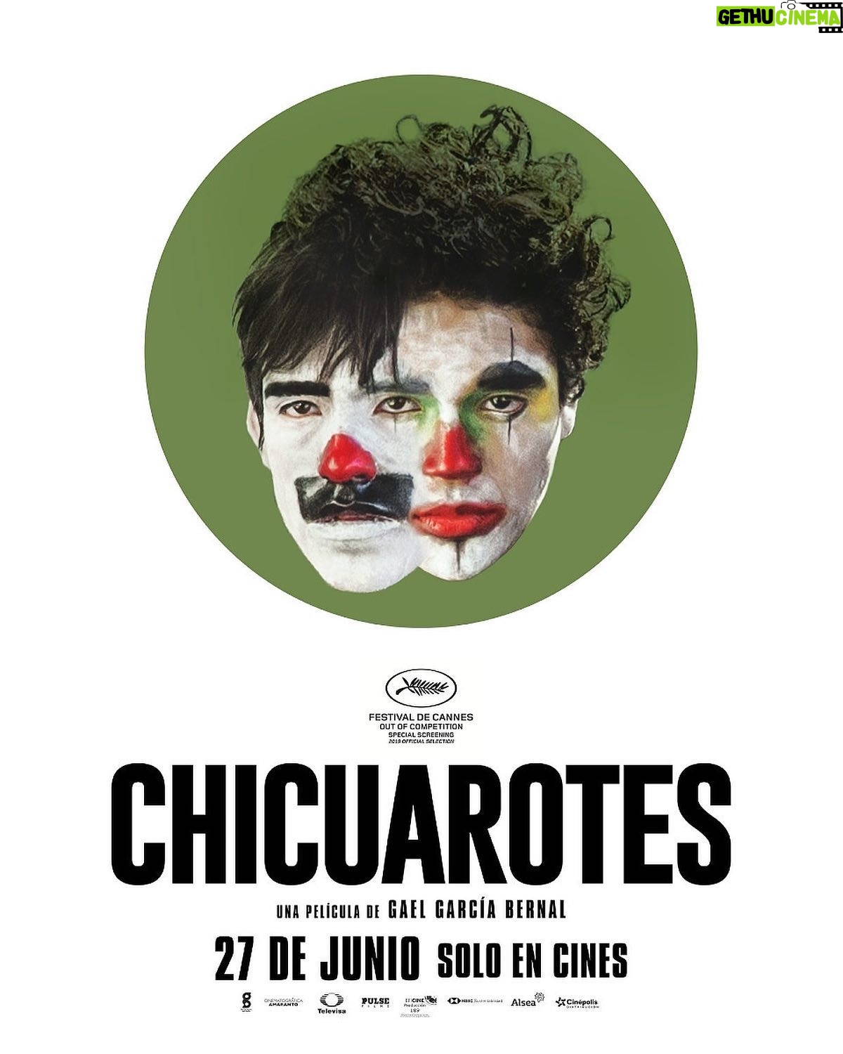 Diego Luna Instagram - 隆Ya se viene CHICUAROTES! En cines en todo 馃嚥馃嚱 desde este pr贸ximo jueves. Felicidades queridos @GaelGarciaB y @chidoguan !! @lacorrientedelgolfo