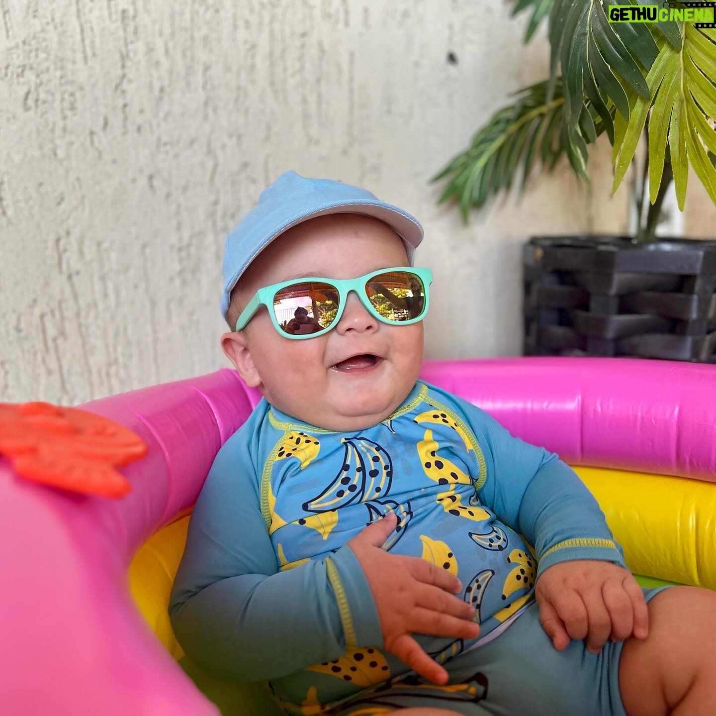 Dinah Moraes Instagram - 05 meses da coisa mais gostosa da minha vida! Tô atrasada foi dia 15 que ele fez 05 meses, mas quem foi que disse que mãe consegue lembrar das coisas? Como passa rápido meu Deus! Te amo meu bolofofo! ❤️ Henry Lucca!