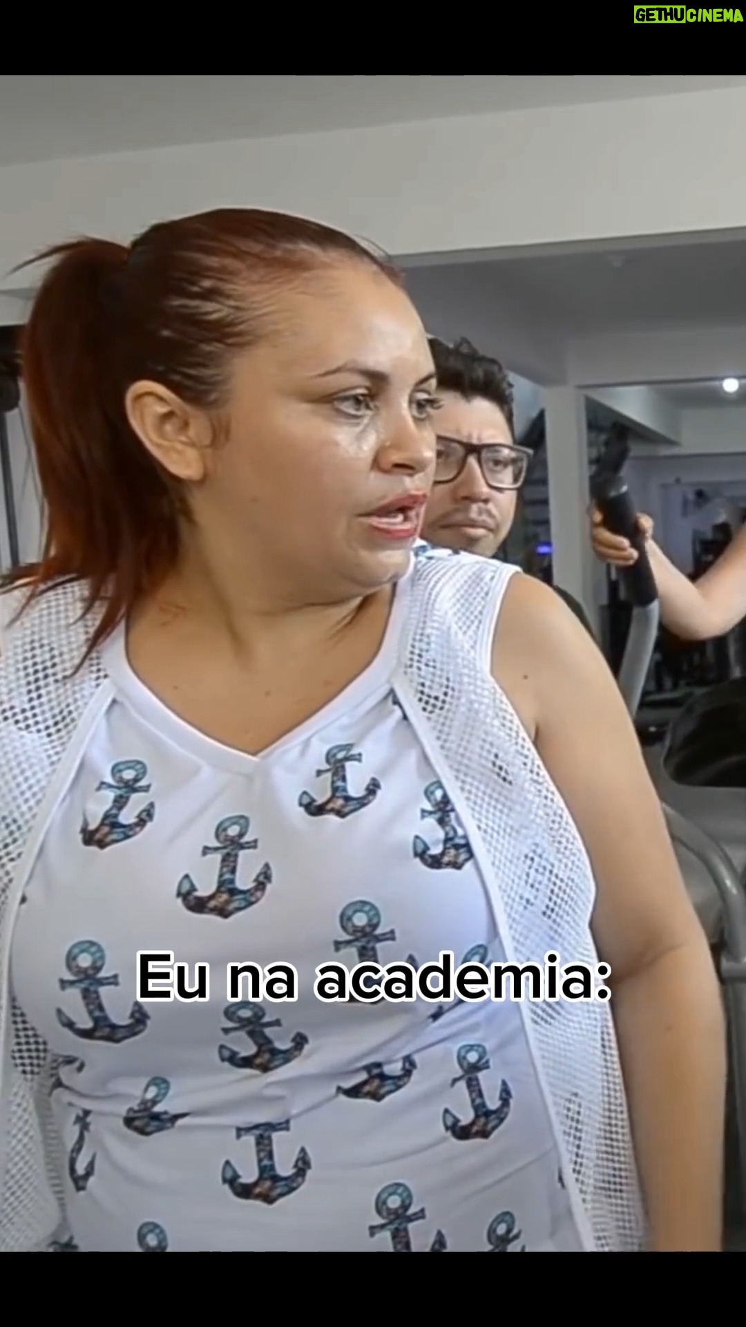 Dinah Moraes - 253.3K Likes - Eu na academia! #humor