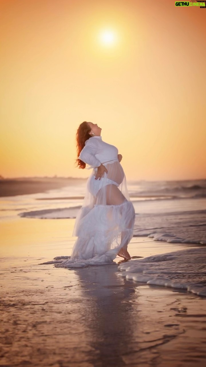Dinah Moraes - 187.9K Likes - Deus sabe de todas as coisas e eu sou grata a ele por tudo! Hoje eu sou a mulher mais feliz e realizada, meu milagre nasceu saudĆ”vel! Meu bebĆŖ arco-Ćris š! Seja bem vindo Henry Lucca!
Agradecer a @megaphoto.ra por esse trabalho incrĆvel! š§”