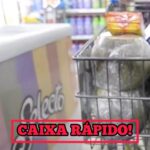 Dinah Moraes Instagram – Dá vontade né caixa?