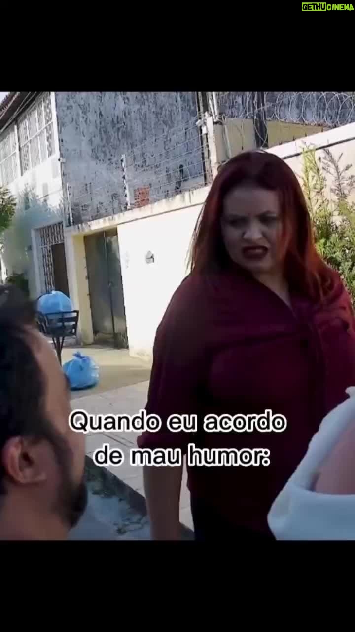 Dinah Moraes Instagram - Imagina se a gente falasse tudo o que pensa 😅