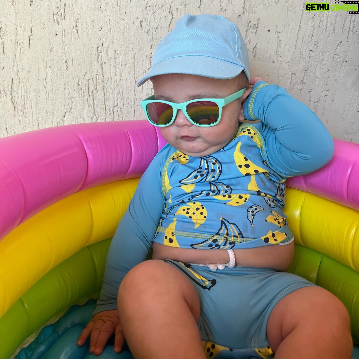 Dinah Moraes Instagram - 05 meses da coisa mais gostosa da minha vida! Tô atrasada foi dia 15 que ele fez 05 meses, mas quem foi que disse que mãe consegue lembrar das coisas? Como passa rápido meu Deus! Te amo meu bolofofo! ❤️ Henry Lucca!