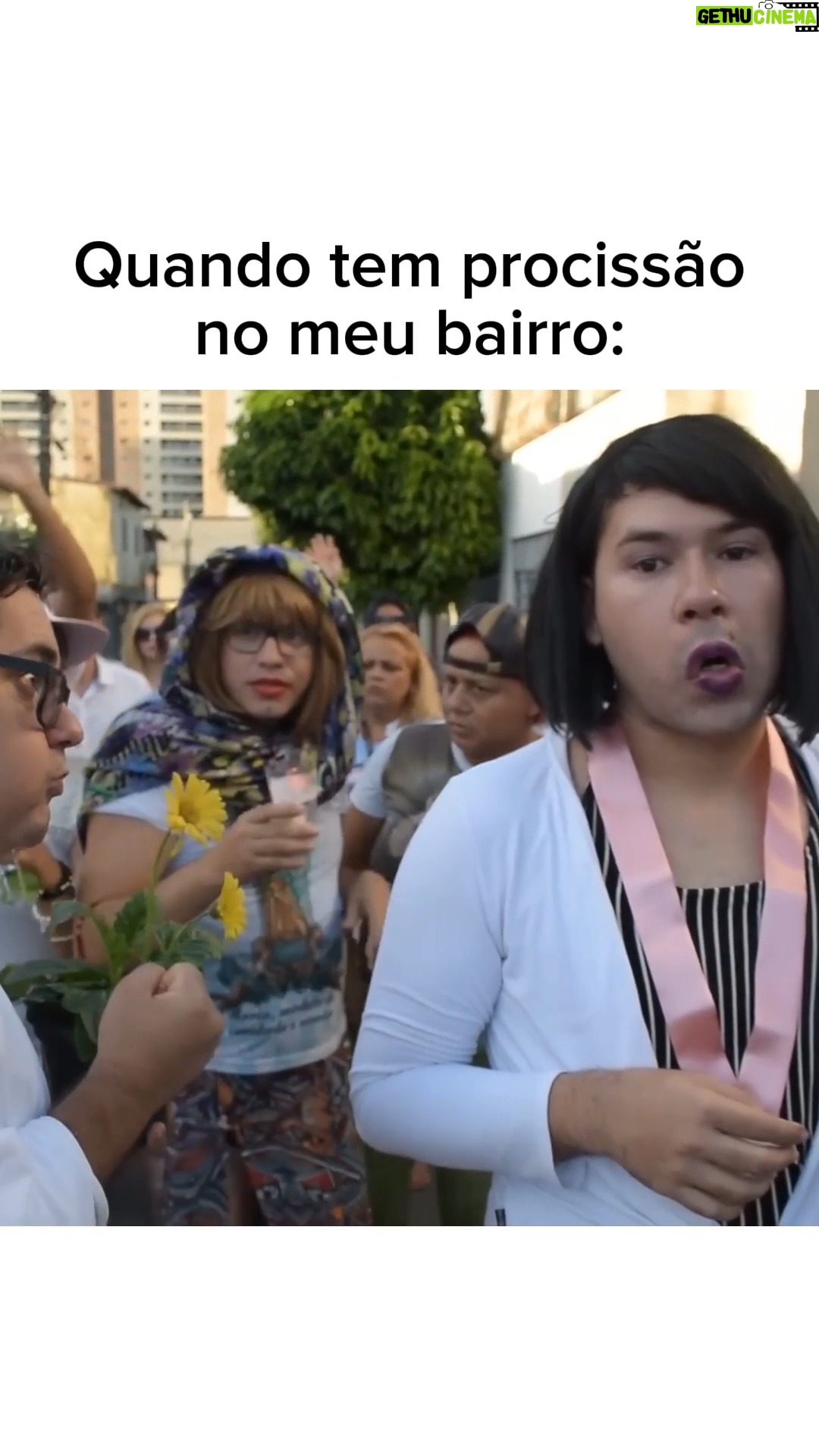 Dinah Moraes - 50.9K Likes - Procissão! #humor #humorbrasil