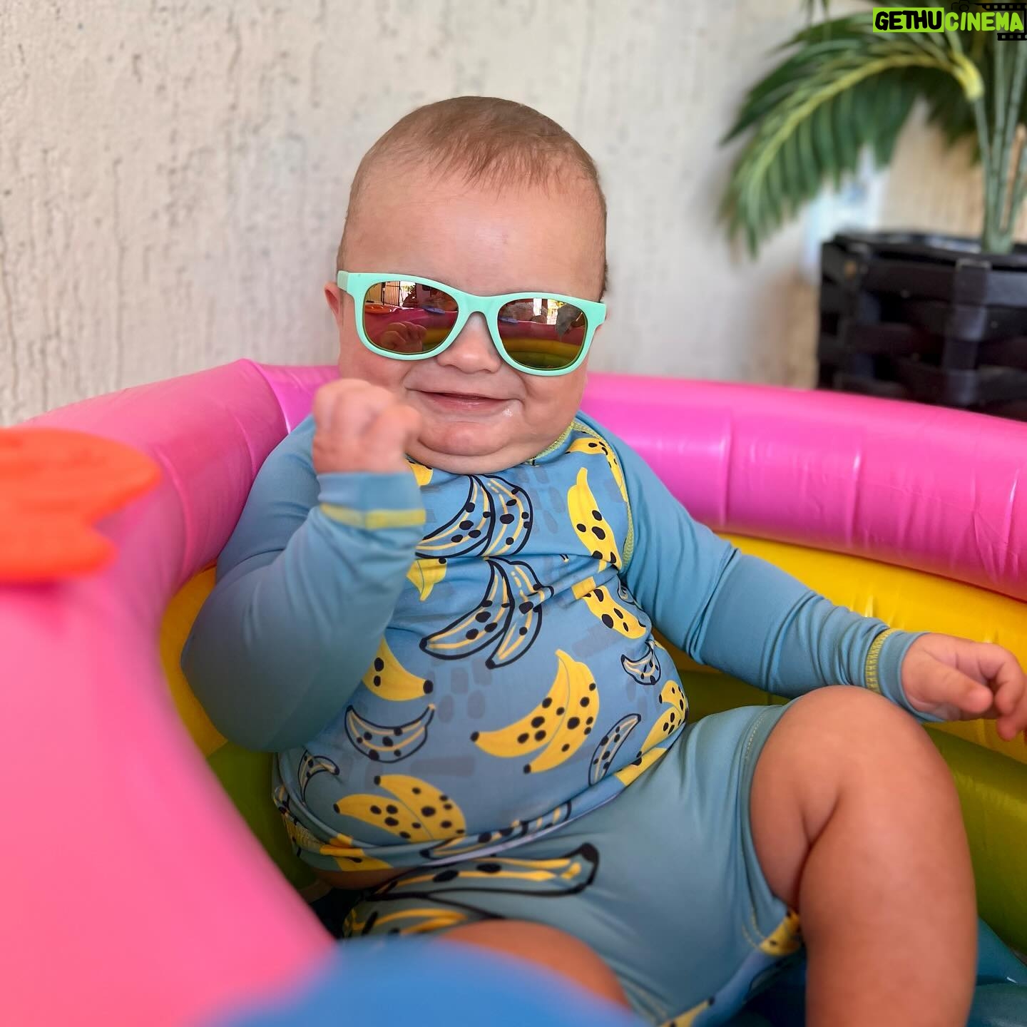 Dinah Moraes Instagram - 05 meses da coisa mais gostosa da minha vida! Tô atrasada foi dia 15 que ele fez 05 meses, mas quem foi que disse que mãe consegue lembrar das coisas? Como passa rápido meu Deus! Te amo meu bolofofo! ❤️ Henry Lucca!