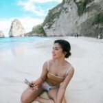 Dita Fakhrana Instagram - Good morning beaches 🍂 Lagi musim liburan yah sekarang? Kamu jangan lupa liburan yah 🙌🏻